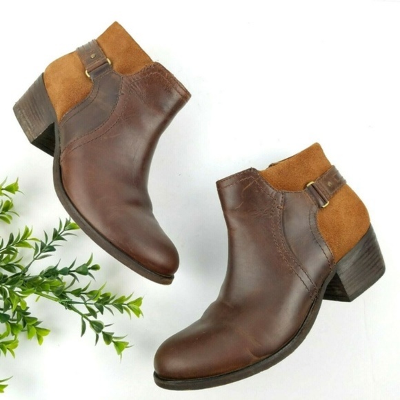 Clarks Shoes - CLARKS ARTISAN Maypearl Lilac Ankle Boots S13